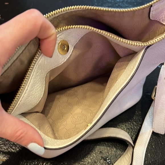 White Michael Kors Purse - Picture 5 of 6